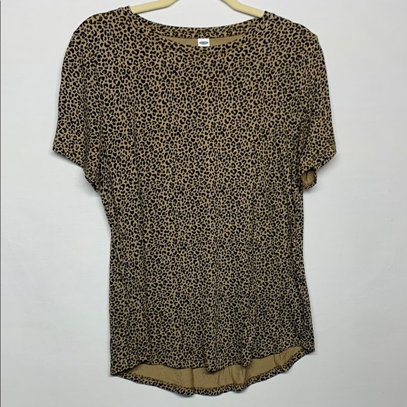 Old Navy Luxe Leopard Print Tee - Picture 1 of 6